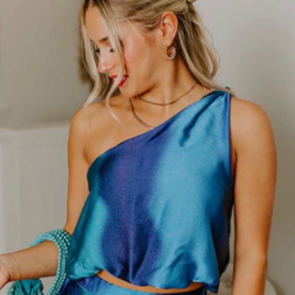 MOONLIT LAGOON SATIN TOP IN BLUE SM NEW WITH TAG